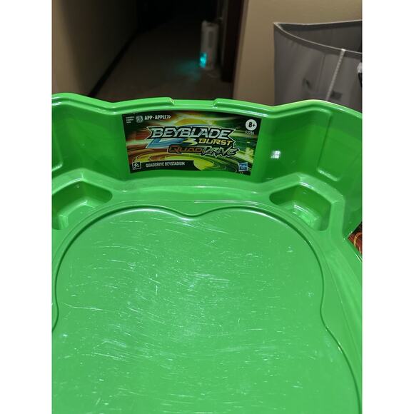 Beyblade Burst QuadDrive Green Beystadium F3336 Hasbro Arena – Used - Picture 2 of 3